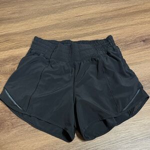 Lululemon Hotty Hot High Rise Shorts - black (4 inch) Sz 4